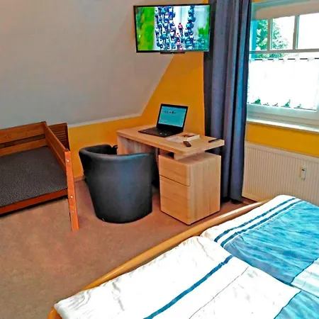 Glebbe 17 - Suedblick Apartman Zingst